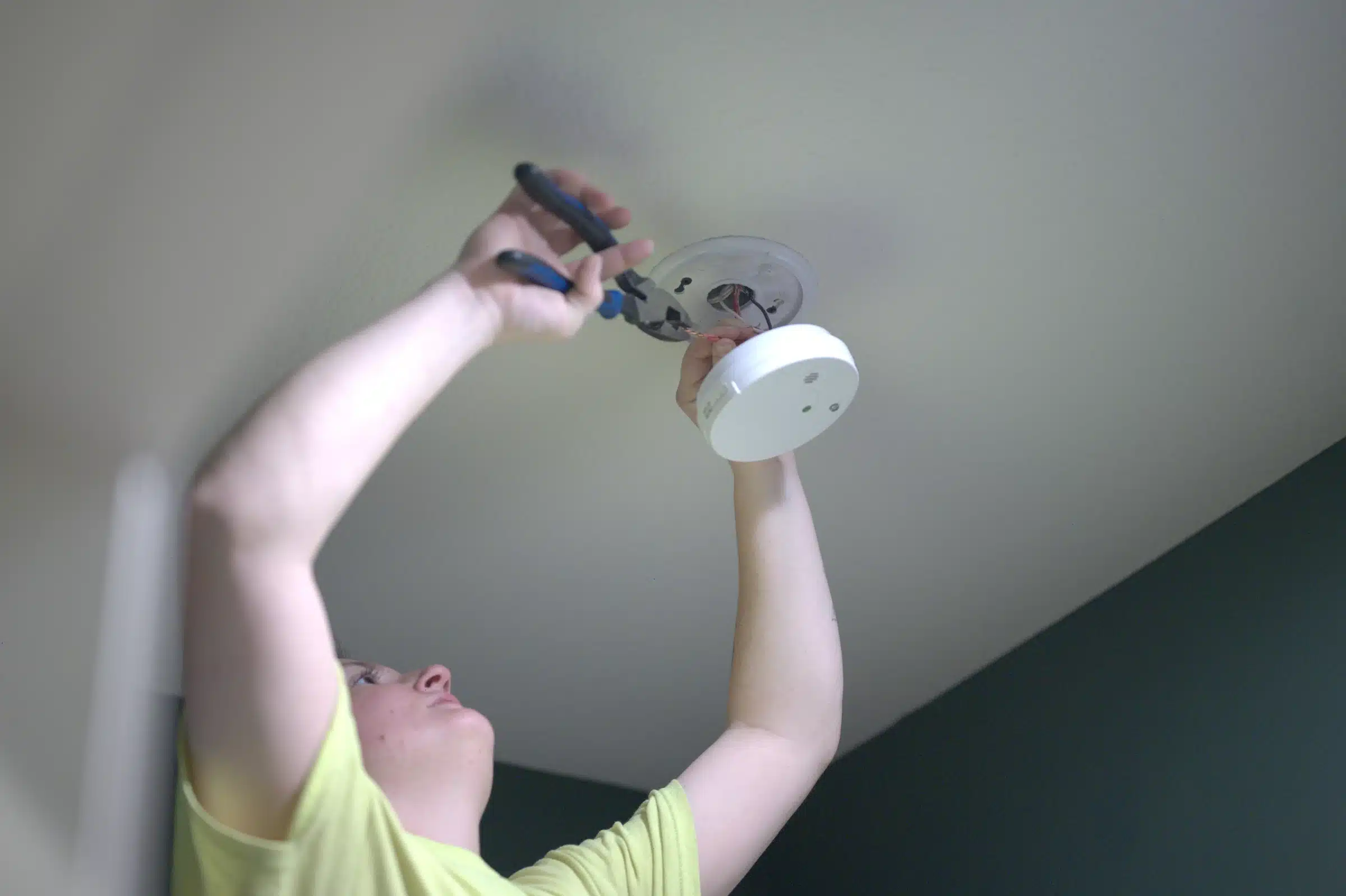 When Should You Replace or Install New Smoke Detectors in Your Home? A Guide for Residents of Kansas City