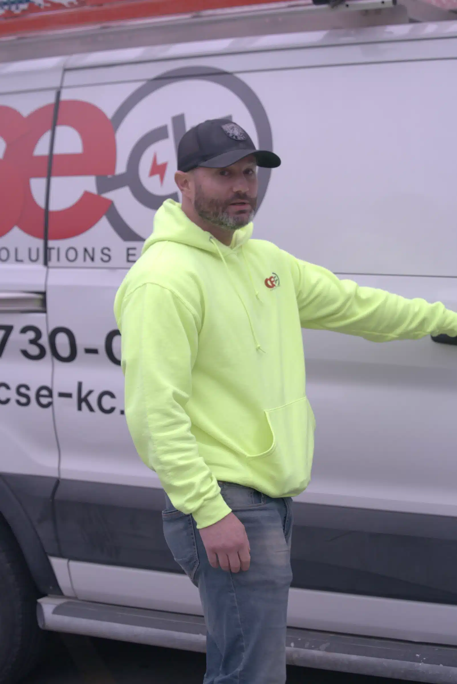 Why Is Hiring a Professional Electrician Important for Your Safety and Efficiency in Kansas City?